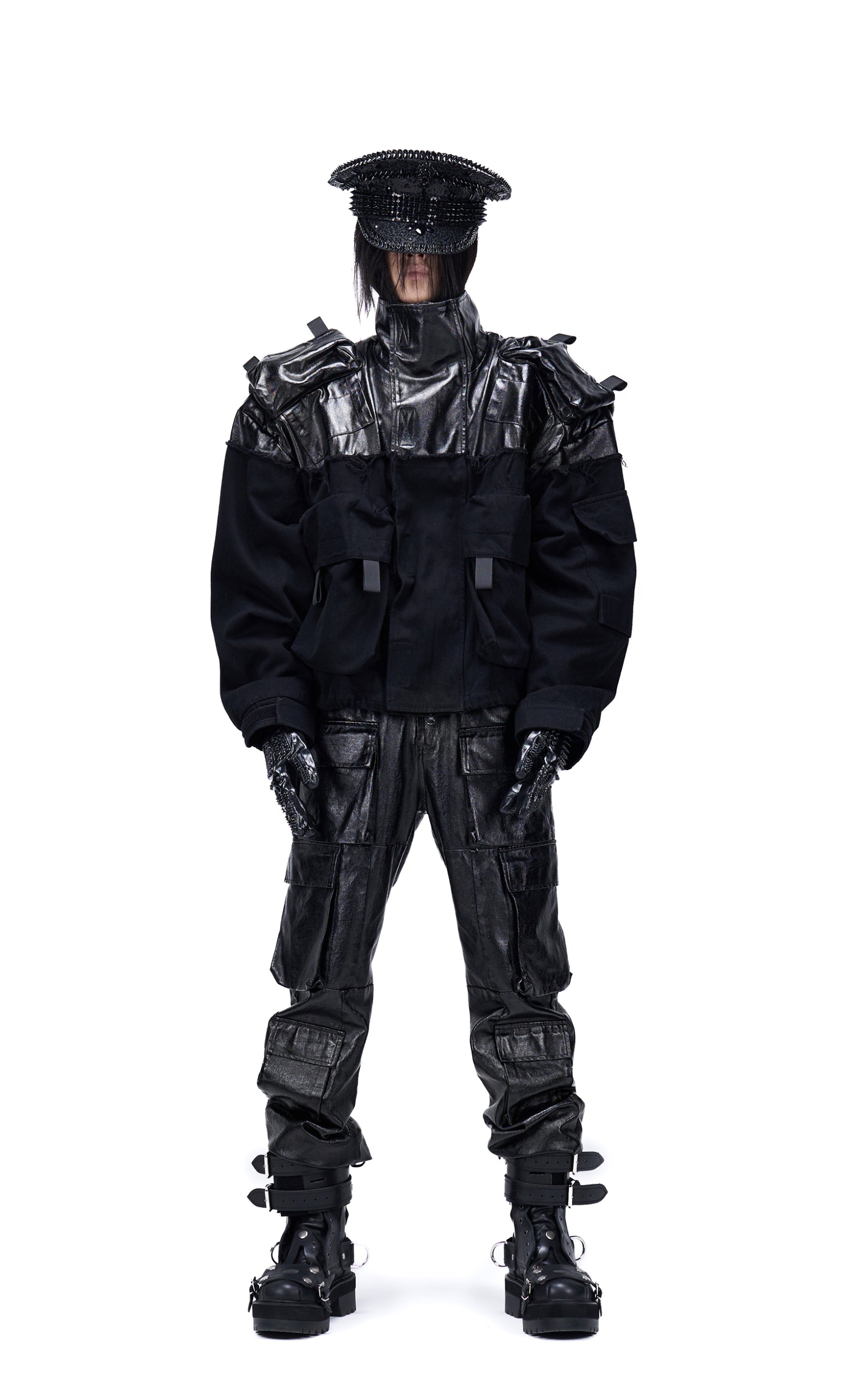 Vanguardia Coated Constricted Cargo Pants