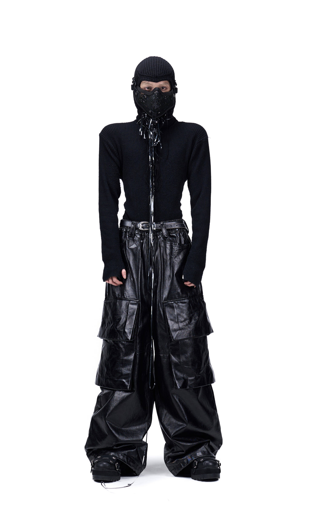 Vanguardia Dimensional Pleated Coated Cargo Pants