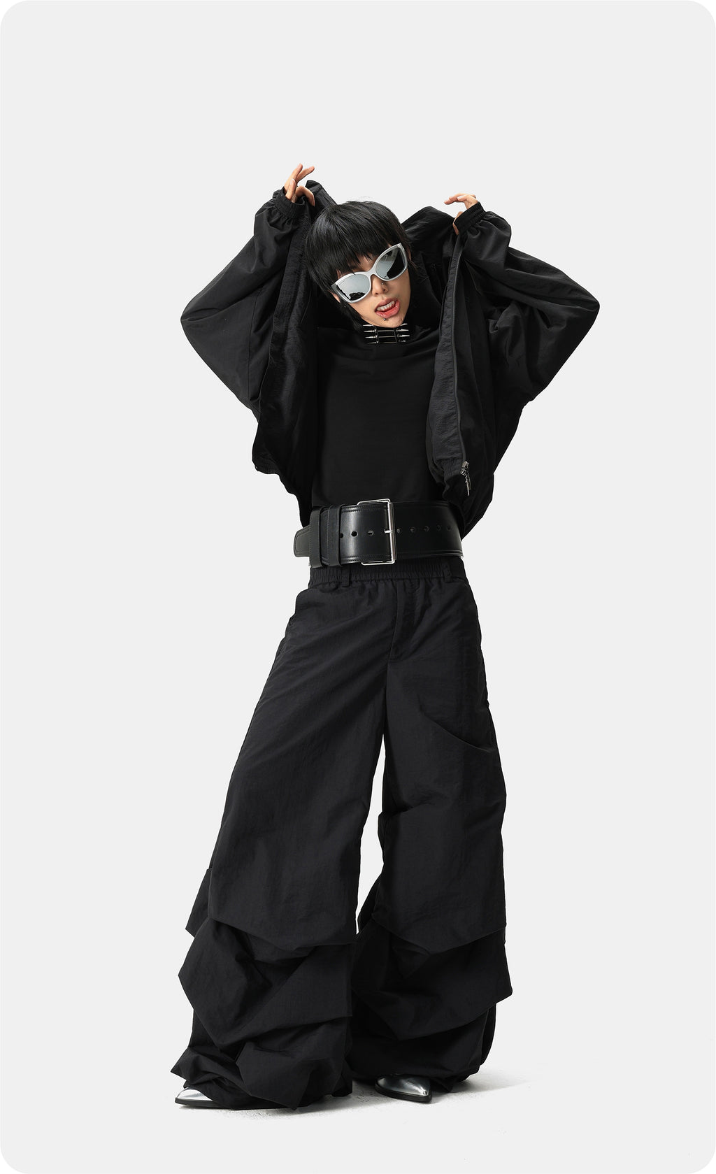 Vanguardia Nylon Pleated Pants