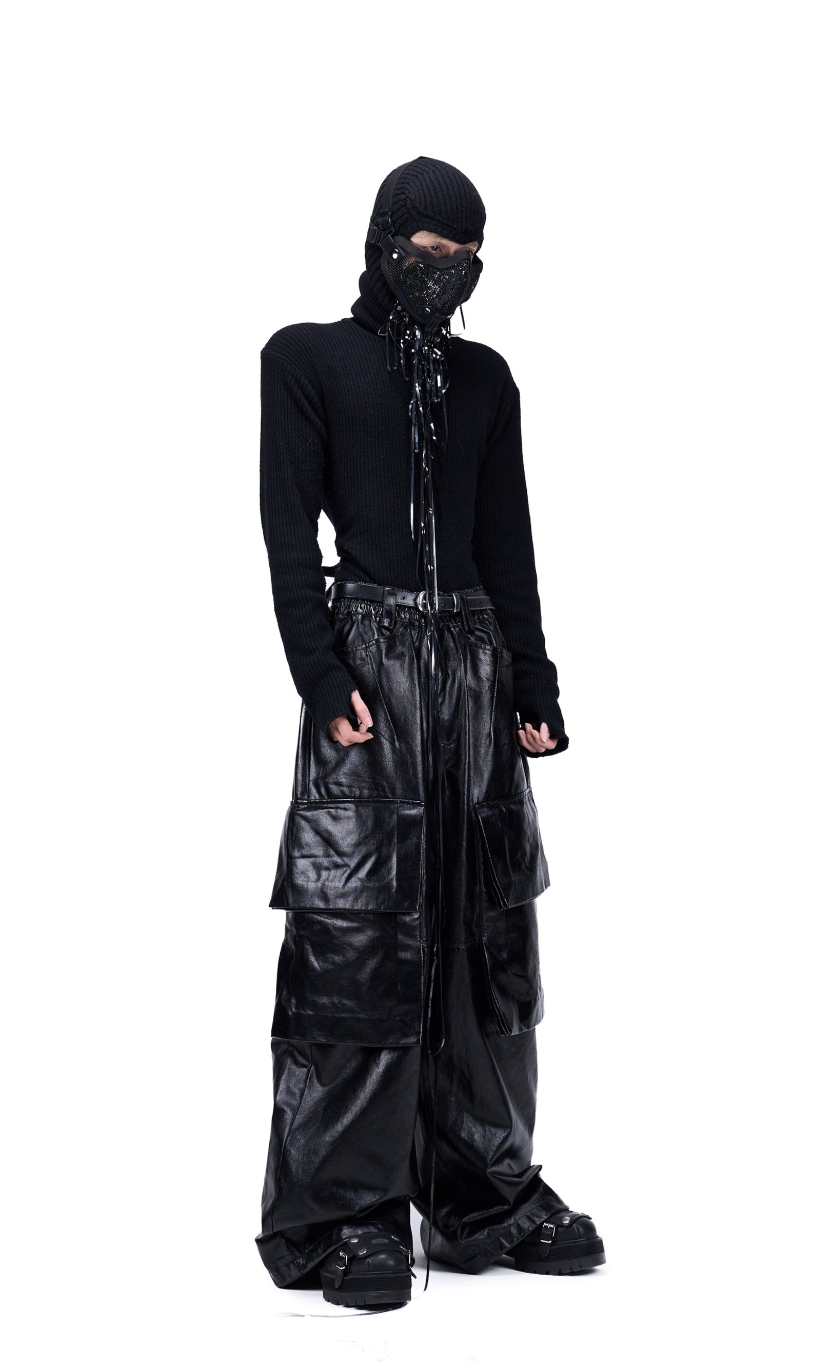 Vanguardia Dimensional Pleated Coated Cargo Pants