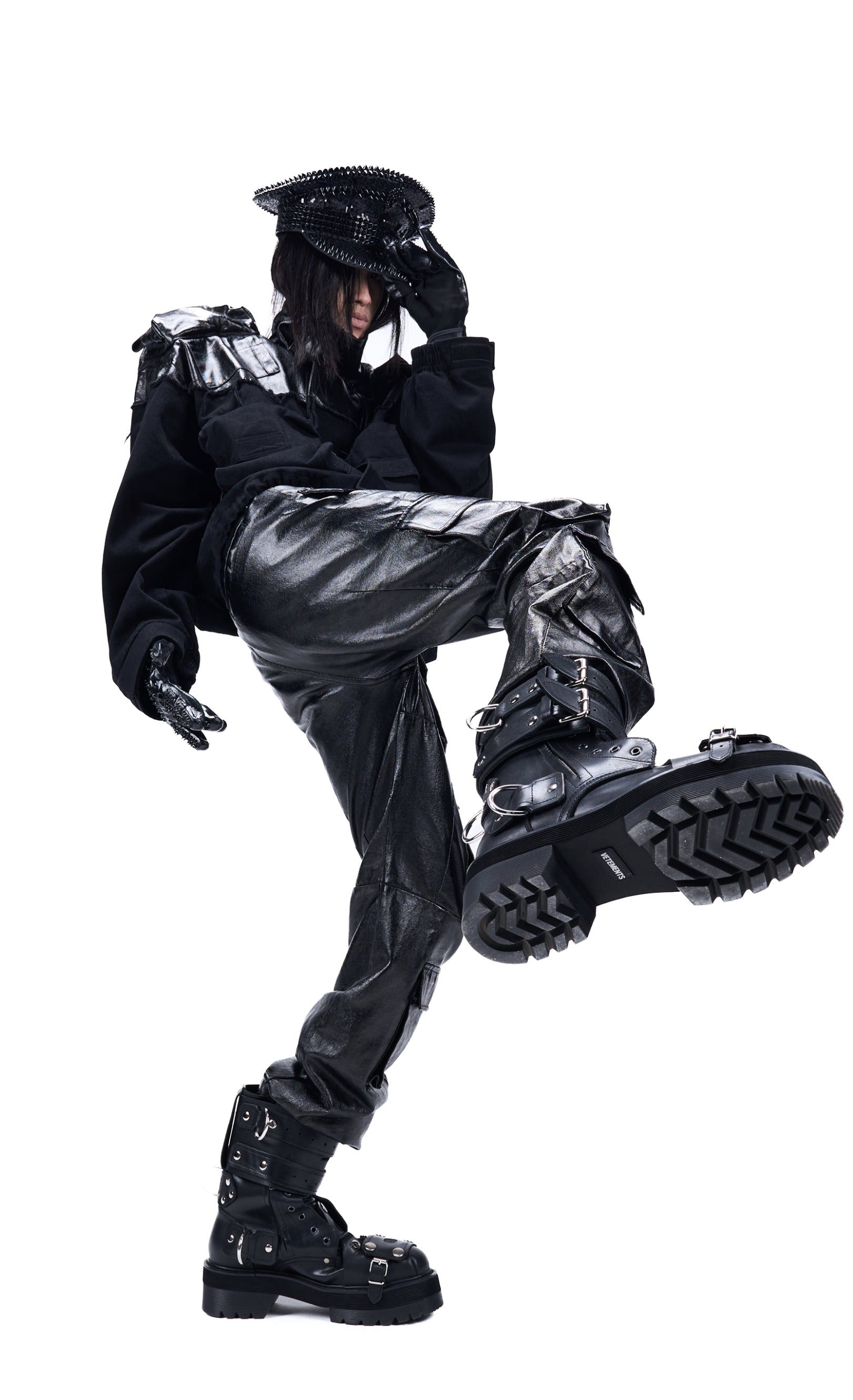 Vanguardia Coated Constricted Cargo Pants