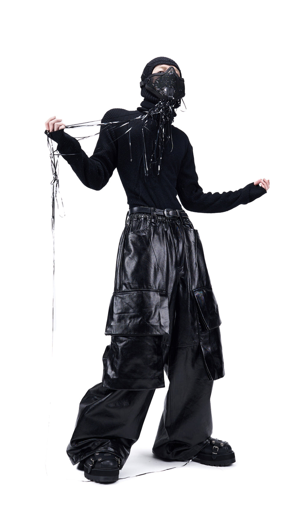Vanguardia Dimensional Pleated Coated Cargo Pants