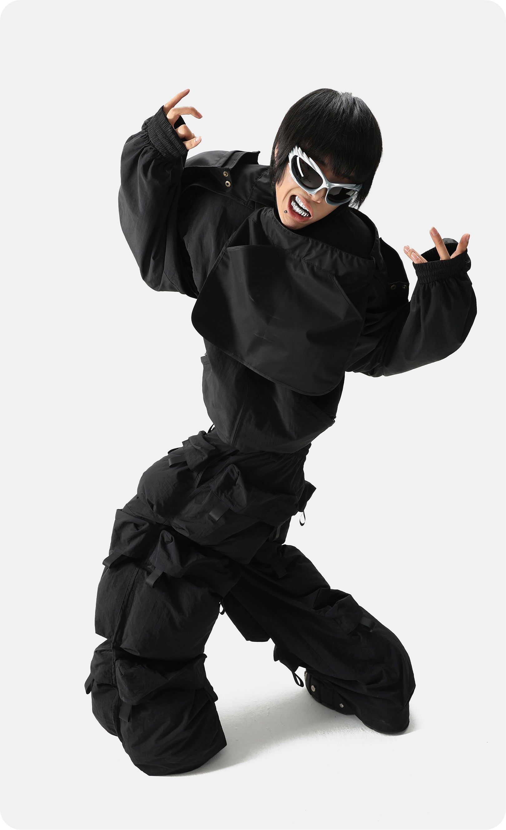 Vanguardia Nylon Multi-Pocket Cargo Pants
