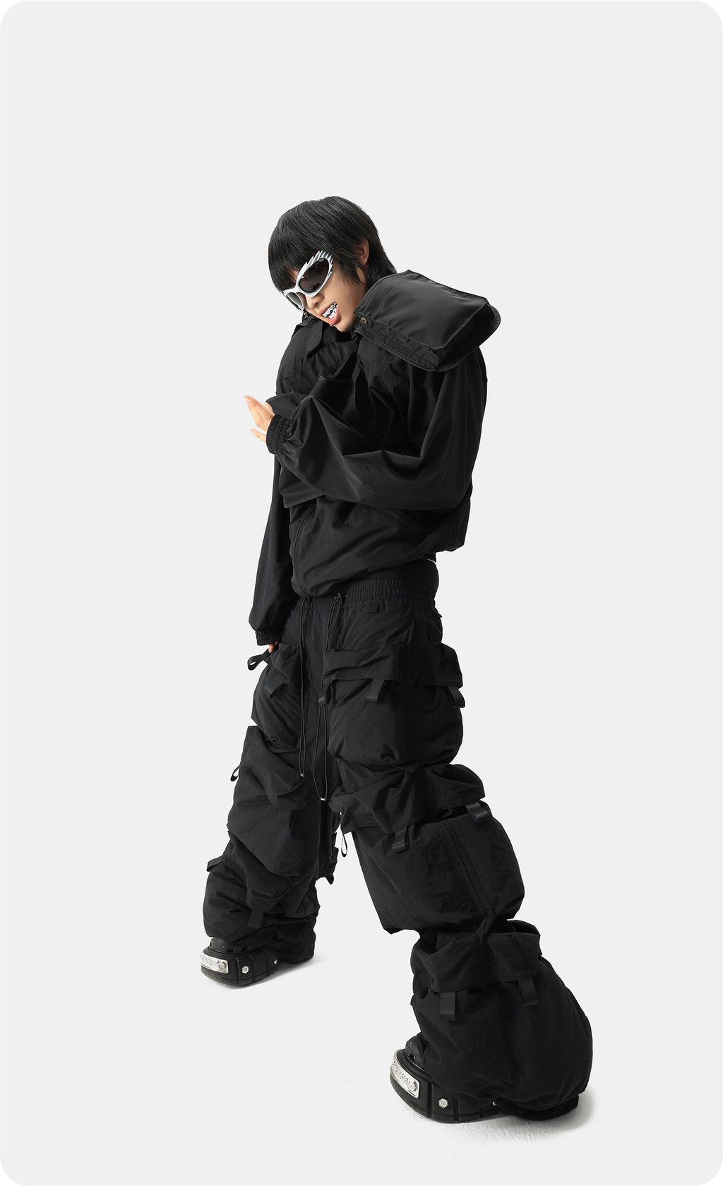 Vanguardia Nylon Multi-Pocket Cargo Pants