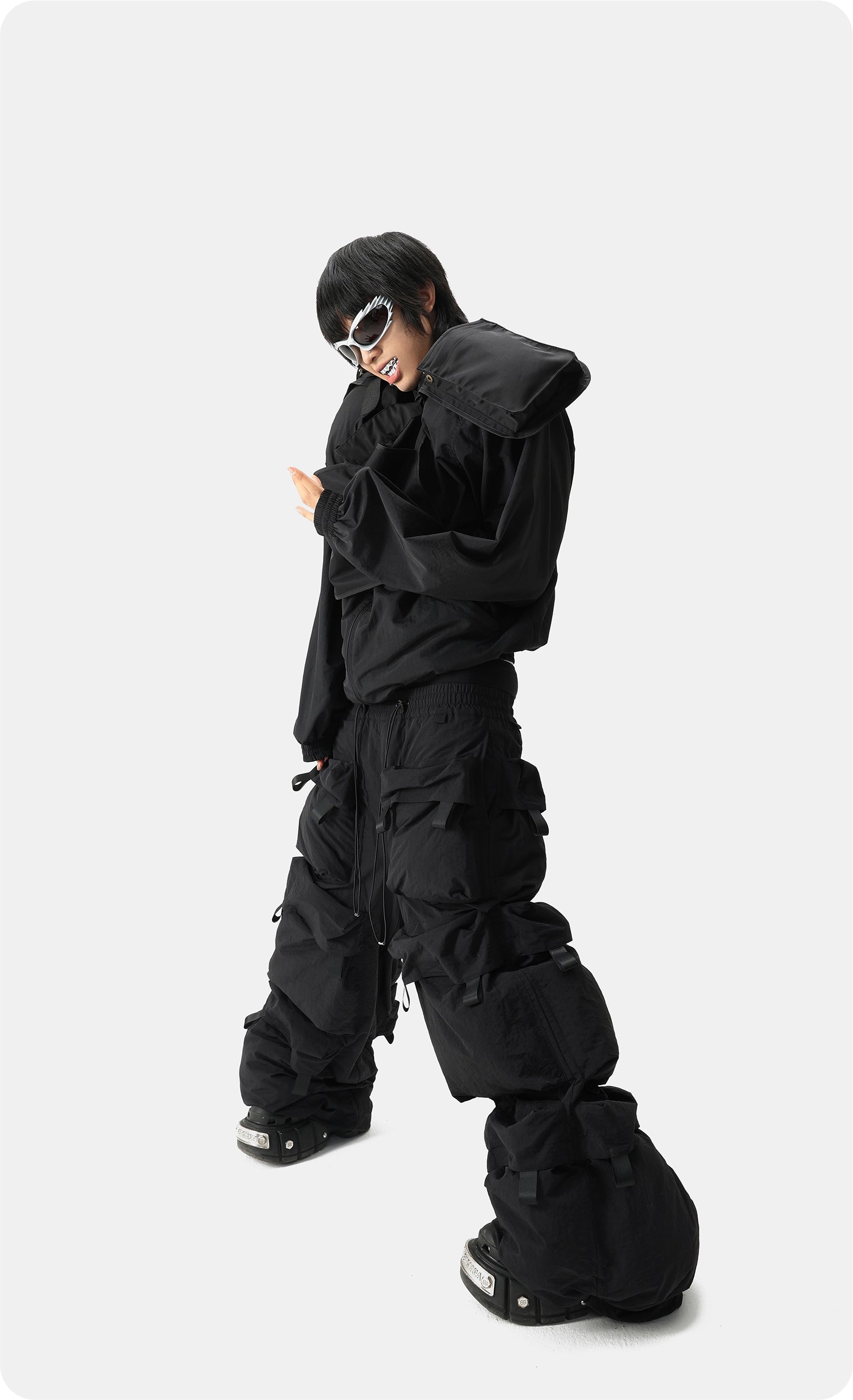 Vanguardia Nylon Multi-Pocket Cargo Pants