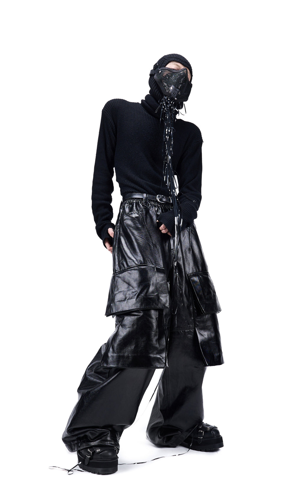 Vanguardia Dimensional Pleated Coated Cargo Pants