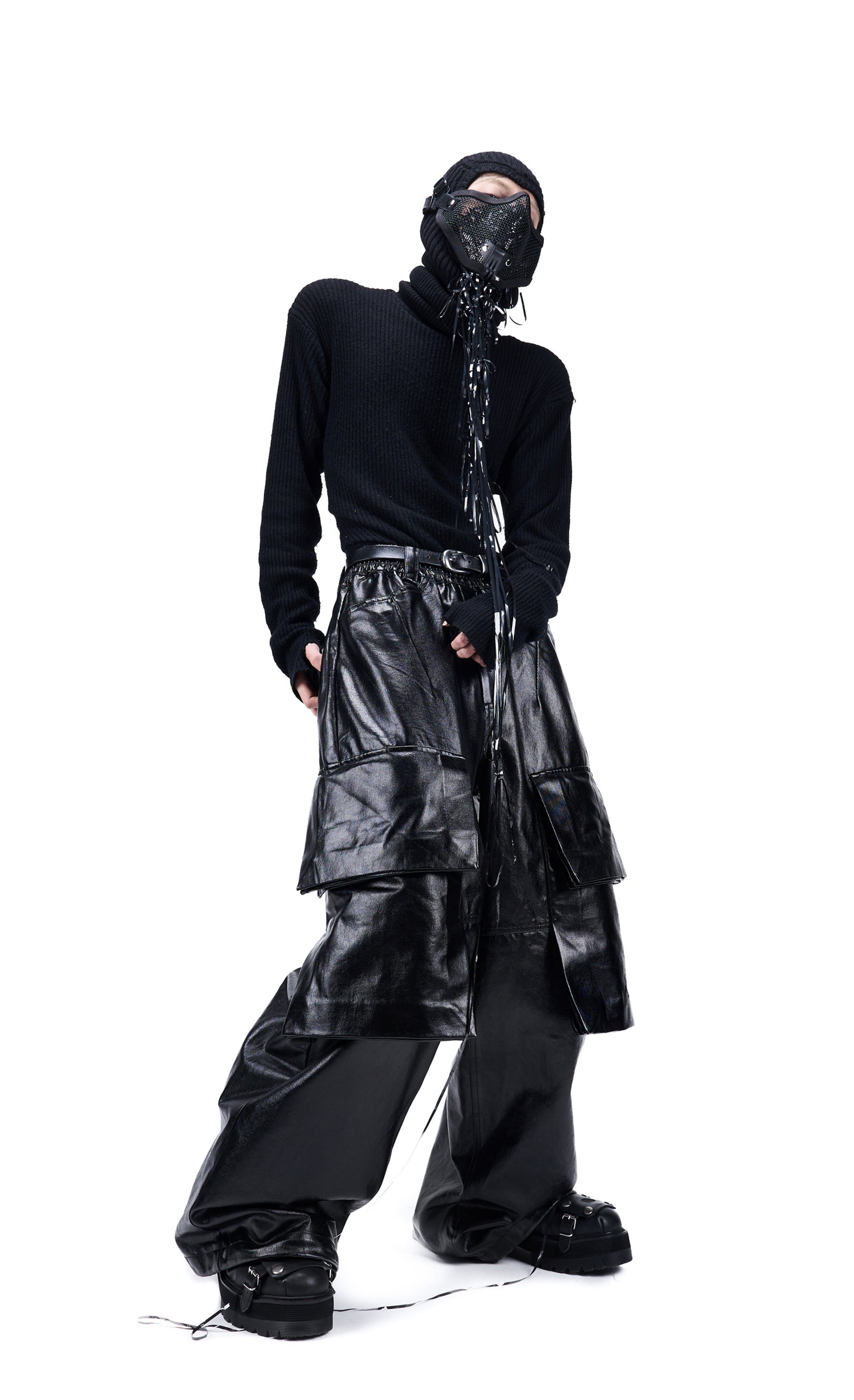 Vanguardia Dimensional Pleated Coated Cargo Pants