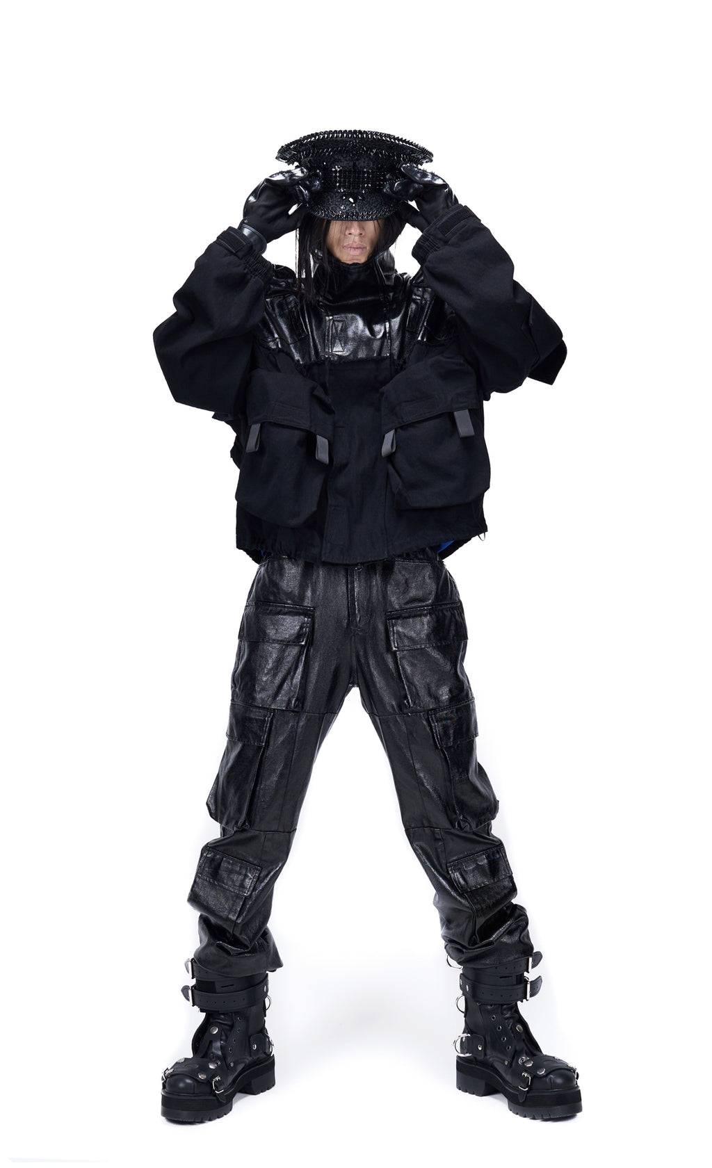 Vanguardia Coated Constricted Cargo Pants