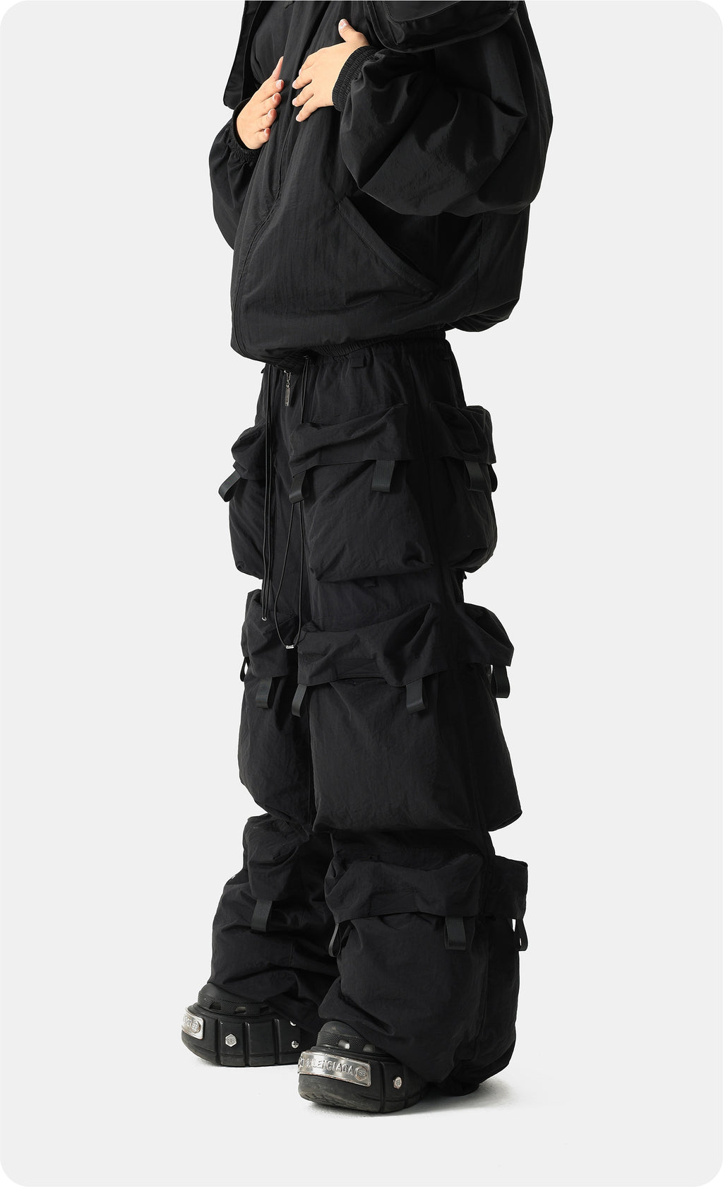 Vanguardia Nylon Multi-Pocket Cargo Pants