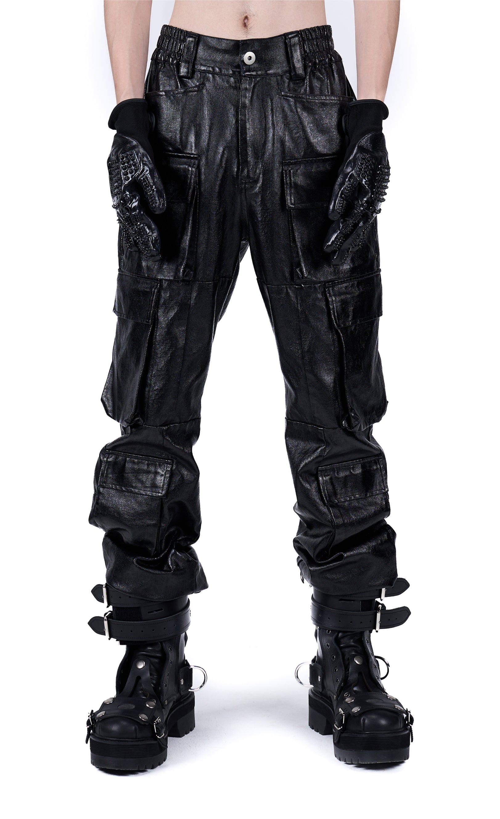 Vanguardia Coated Constricted Cargo Pants