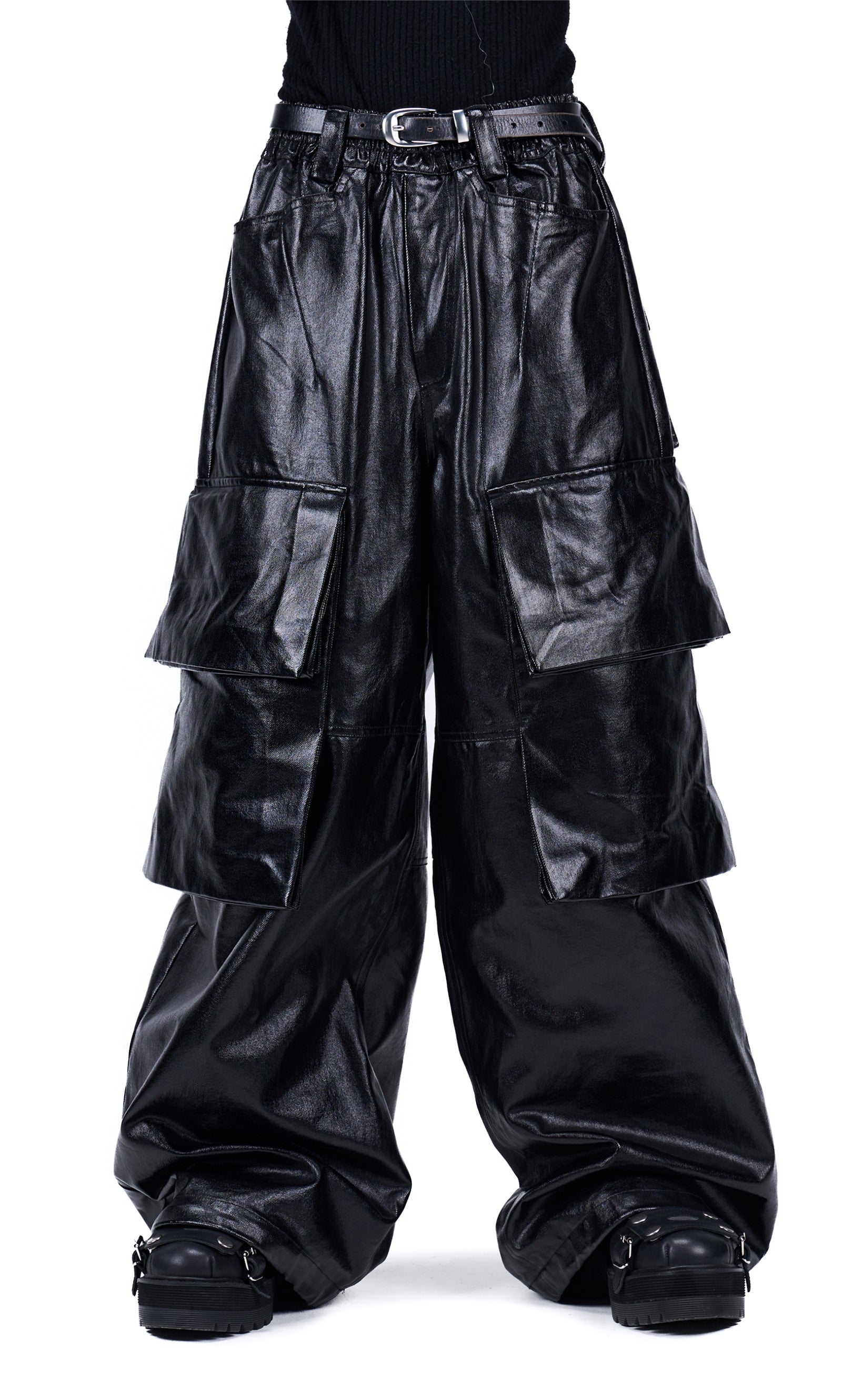Vanguardia Dimensional Pleated Coated Cargo Pants