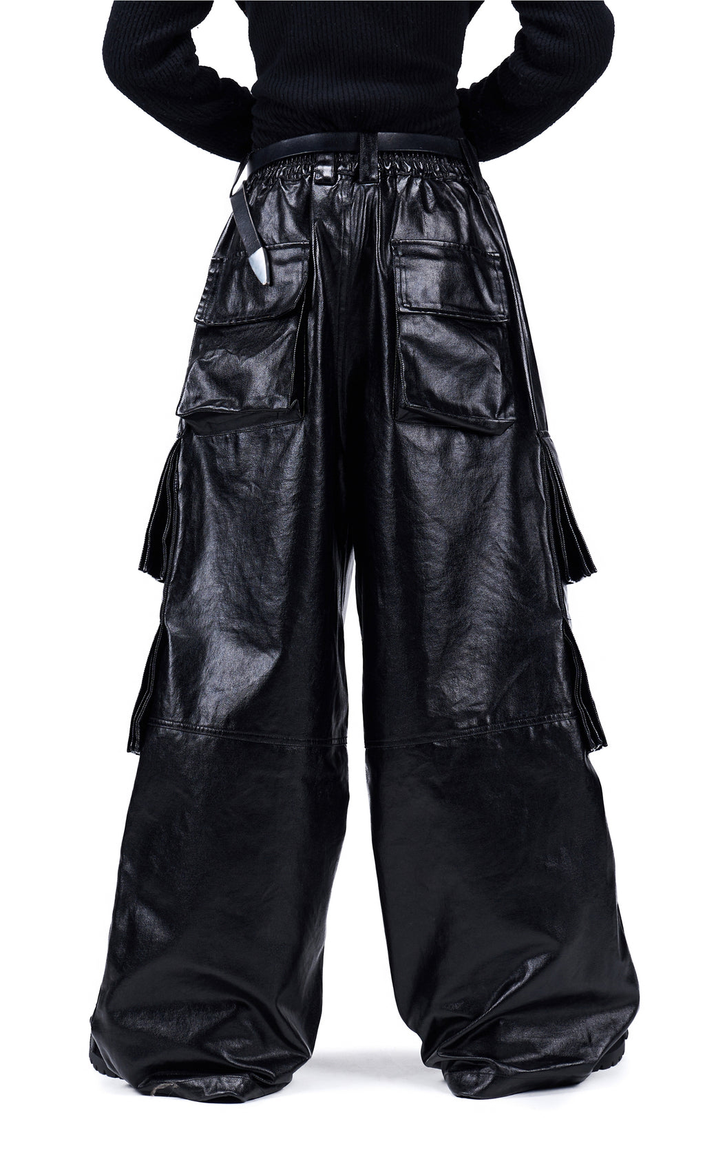Vanguardia Dimensional Pleated Coated Cargo Pants